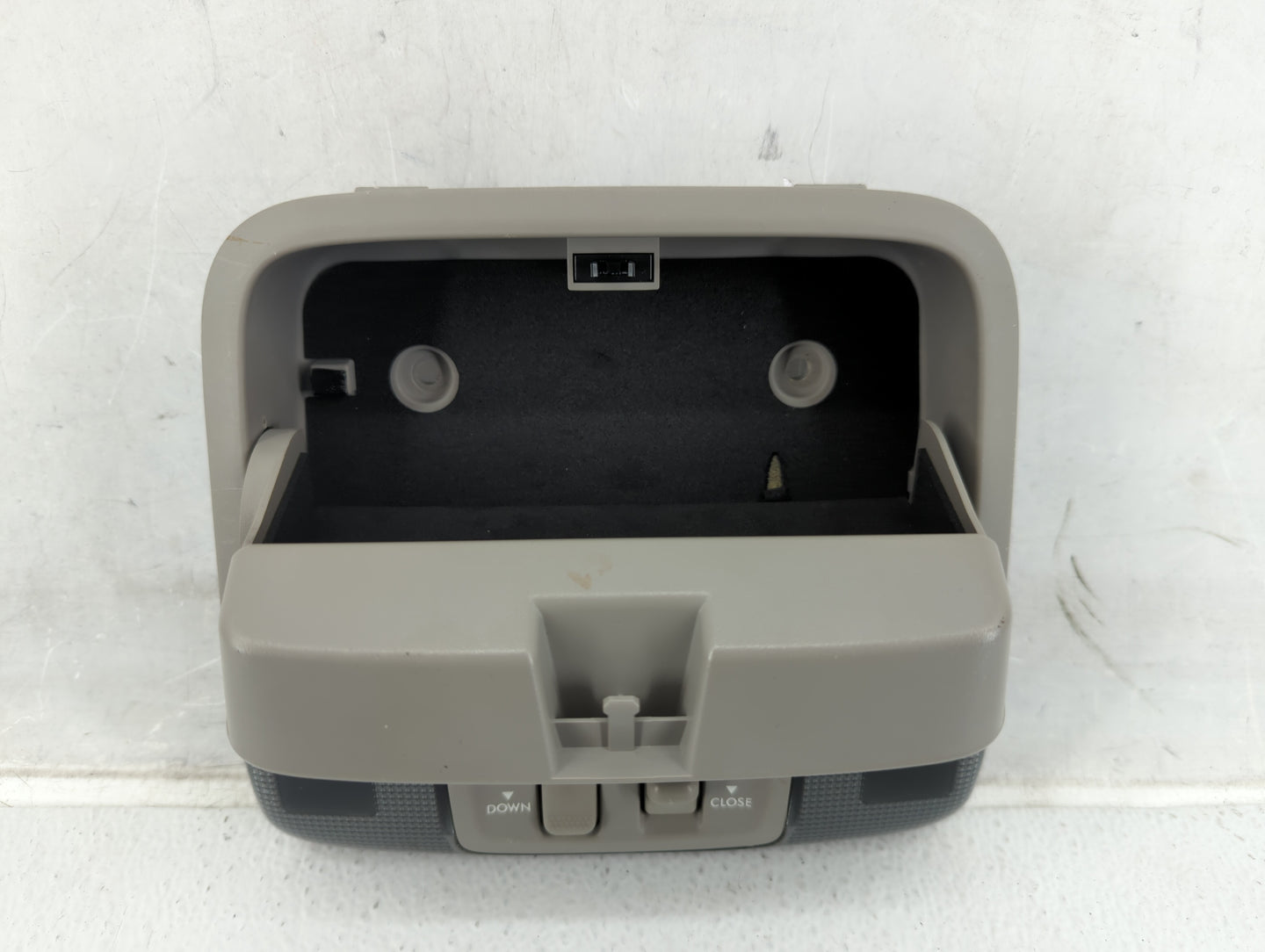 2007 Subaru B9 Tribeca Overhead Roof Console - Oemusedautoparts1.com
