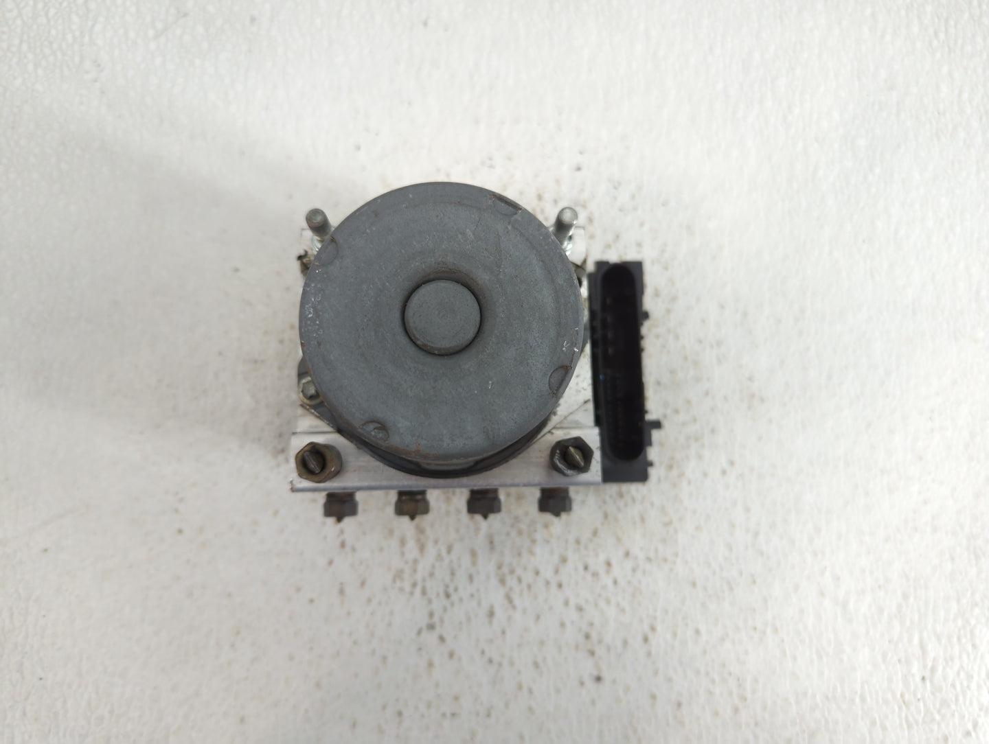 2007 Subaru Forester ABS Pump Control Module Replacement P/N:0 265 281 876 Fits OEM Used Auto Parts - Oemusedautoparts1.com