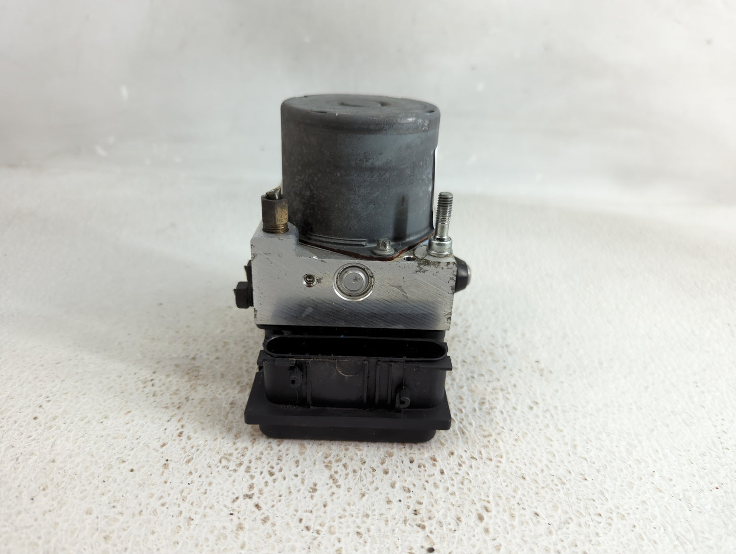 2007 Subaru Forester ABS Pump Control Module Replacement P/N:0 265 281 876 Fits OEM Used Auto Parts - Oemusedautoparts1.com