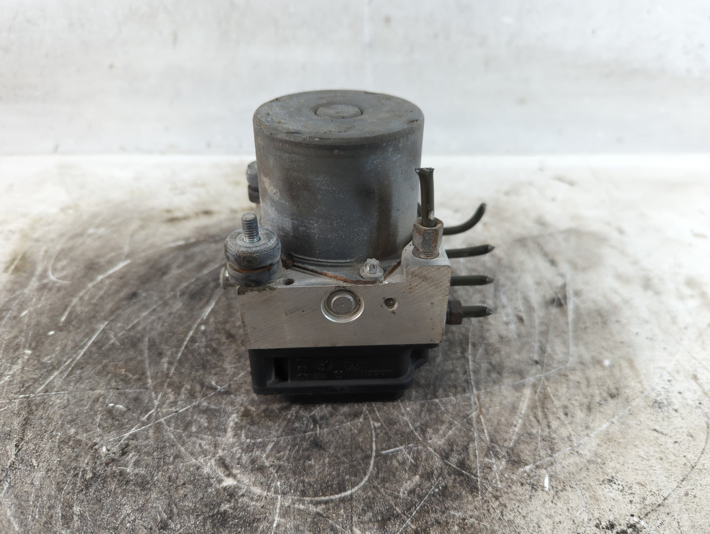 2007 Subaru Forester ABS Pump Control Module Replacement P/N:0 265 231 876 Fits OEM Used Auto Parts - Oemusedautoparts1.com