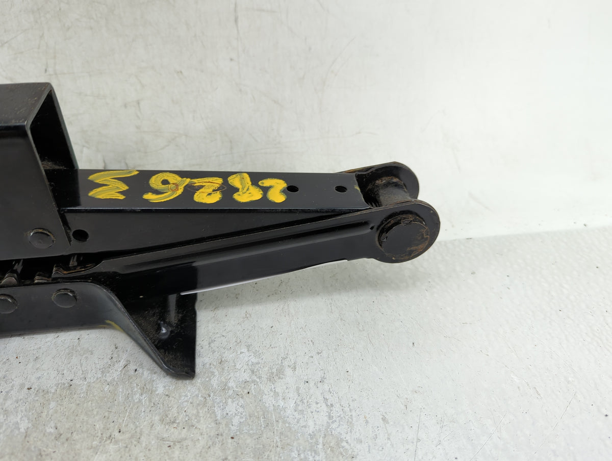 2007 Subaru Impreza Spare Scissor Car Jack - Oemusedautoparts1.com