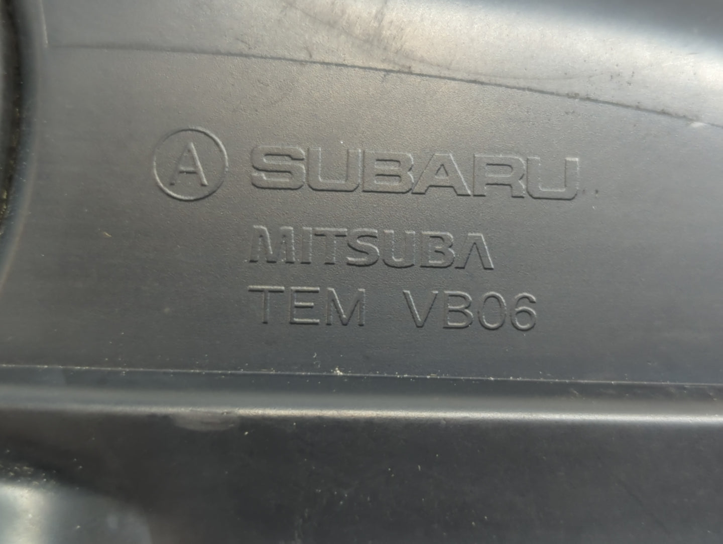 2005-2009 Subaru Legacy Driver Side View Mirror - Left Door Mirror OEM Used - Oemusedautoparts1.com