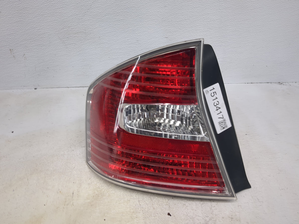 2006-2007 Subaru Legacy Tail Light Assembly Driver Left OEM P/N:2VL946060 Fits Fits 2006 2007 OEM Used Auto Parts - Oemuseda