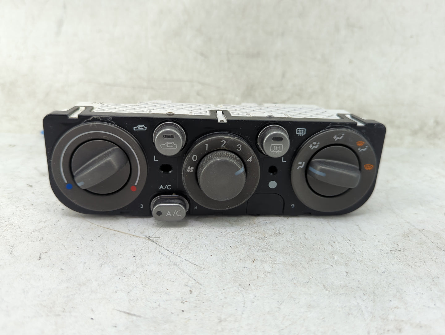 2007 Subaru Legacy Climate Control Module Temperature AC/Heater Replacement P/N:72311AG04A 146570-2683 Fits OEM Used Auto Pa