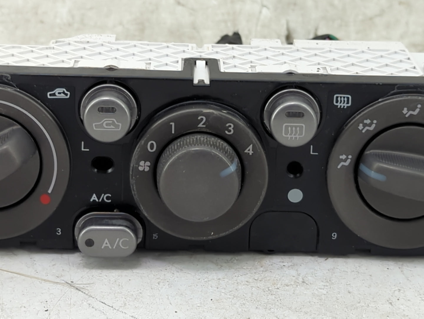 2007 Subaru Legacy Climate Control Module Temperature AC/Heater Replacement P/N:72311AG04A 146570-2683 Fits OEM Used Auto Pa