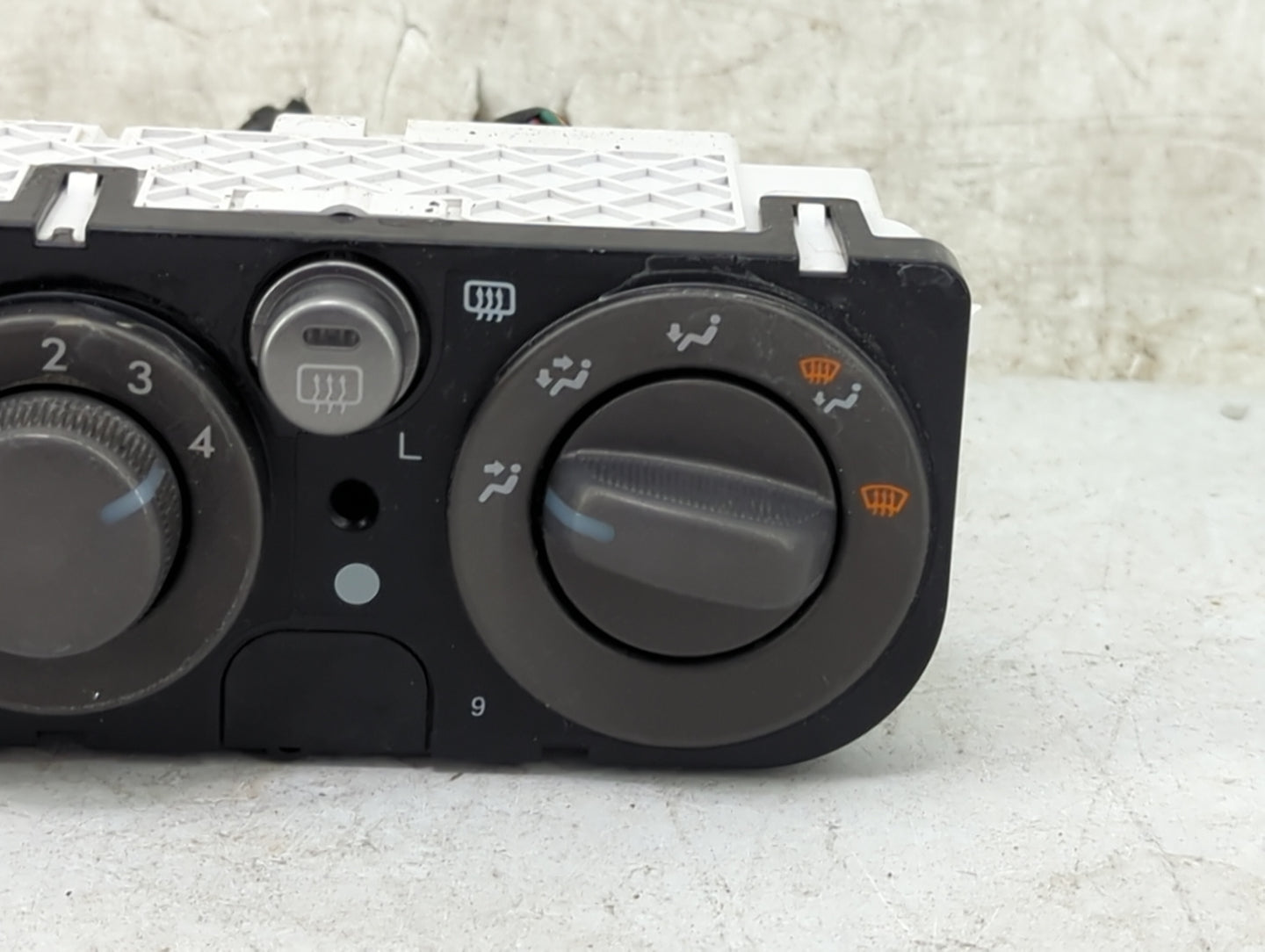 2007 Subaru Legacy Climate Control Module Temperature AC/Heater Replacement P/N:72311AG04A 146570-2683 Fits OEM Used Auto Pa