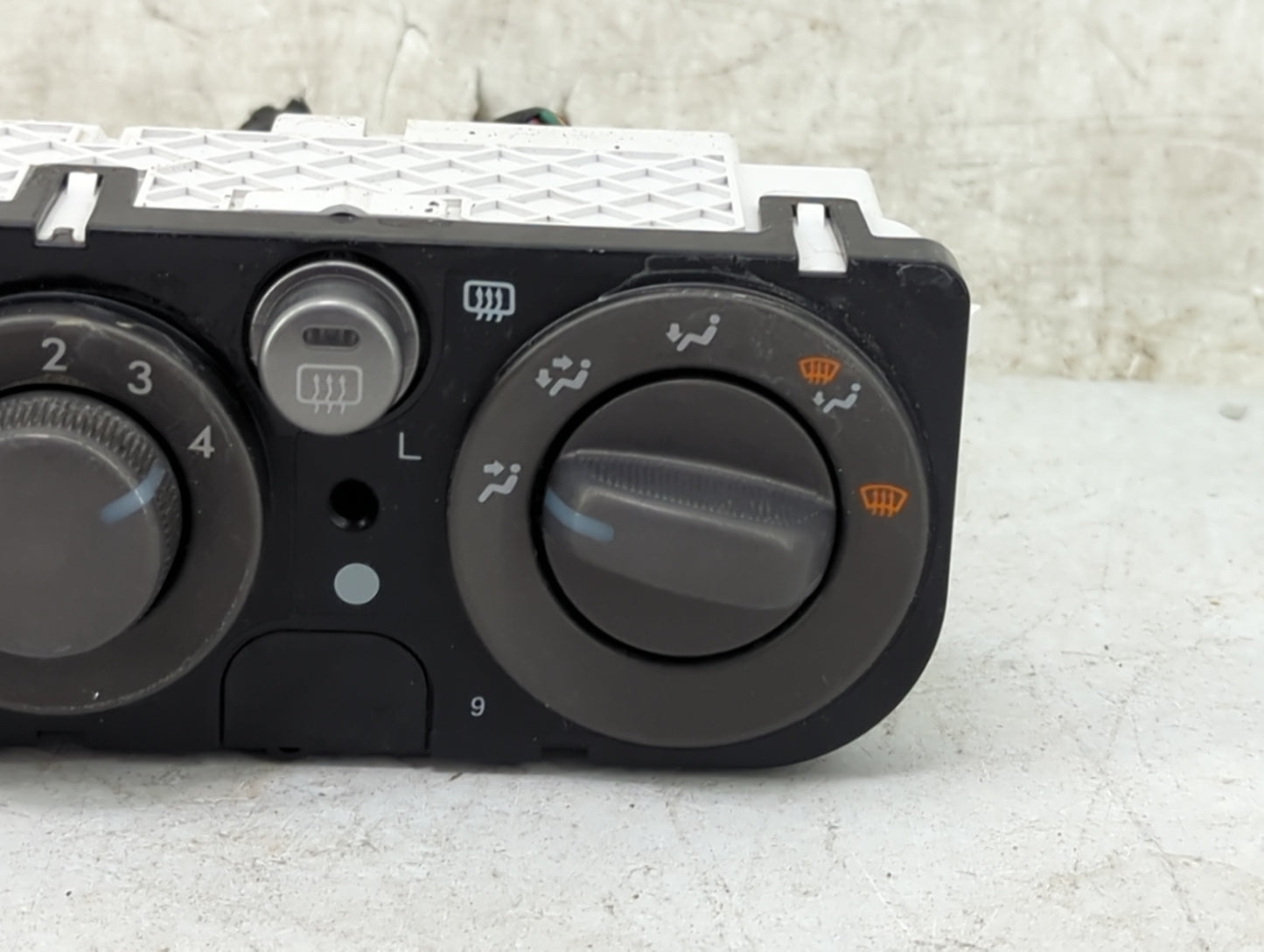 2007 Subaru Legacy Climate Control Module Temperature AC/Heater Replacement P/N:72311AG04A 146570-2683 Fits OEM Used Auto Pa