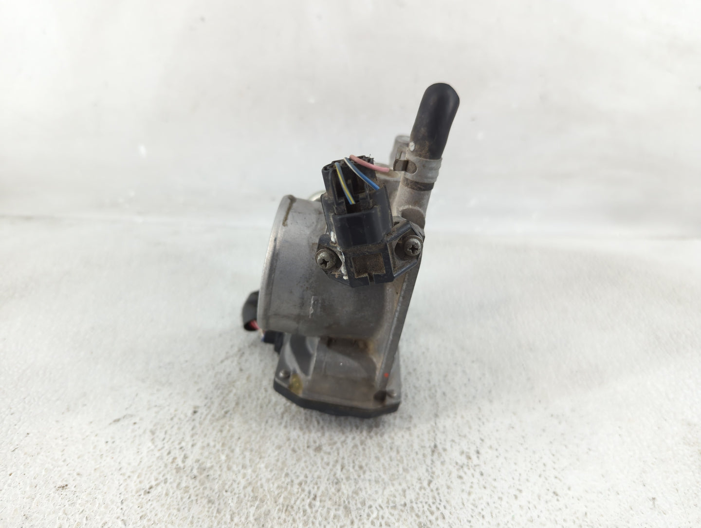 2007 Subaru Outback Throttle Body P/N:16112A1180 Fits Fits 2006 2008 2009 2010 OEM Used Auto Parts - Oemusedautoparts1.com