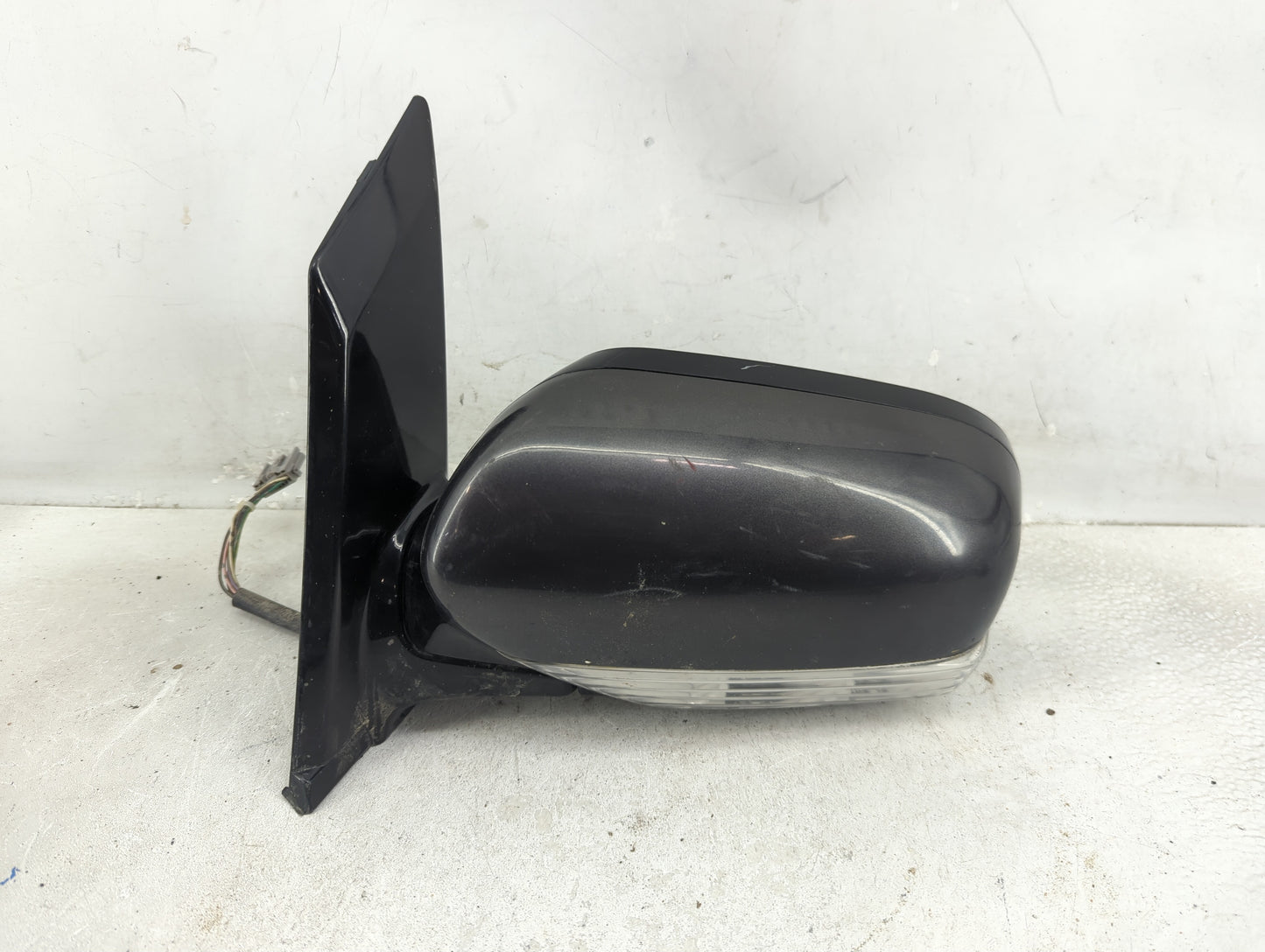 2007 Subaru Tribeca Driver Side View Mirror - Left Door Mirror OEM Used - Oemusedautoparts1.com