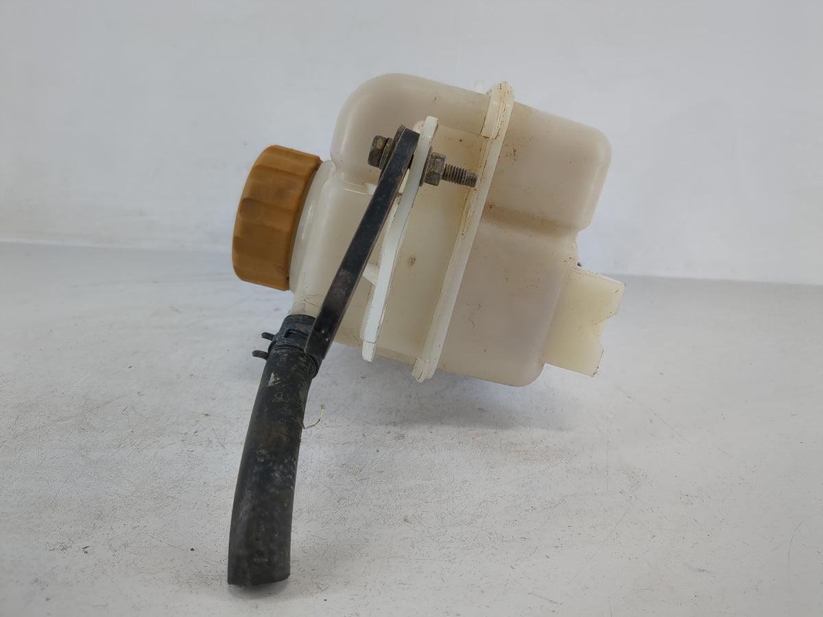 Suzuki Forenza Windshield Washer Fluid Reservoir Bottle - Oemusedautoparts1.com
