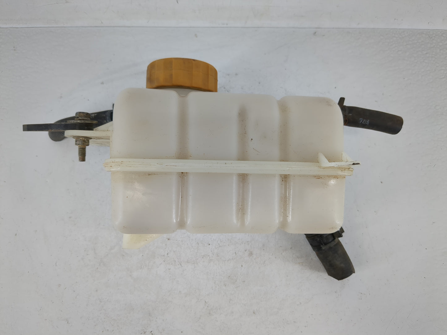 Suzuki Forenza Windshield Washer Fluid Reservoir Bottle Oem - Oemusedautoparts1.com