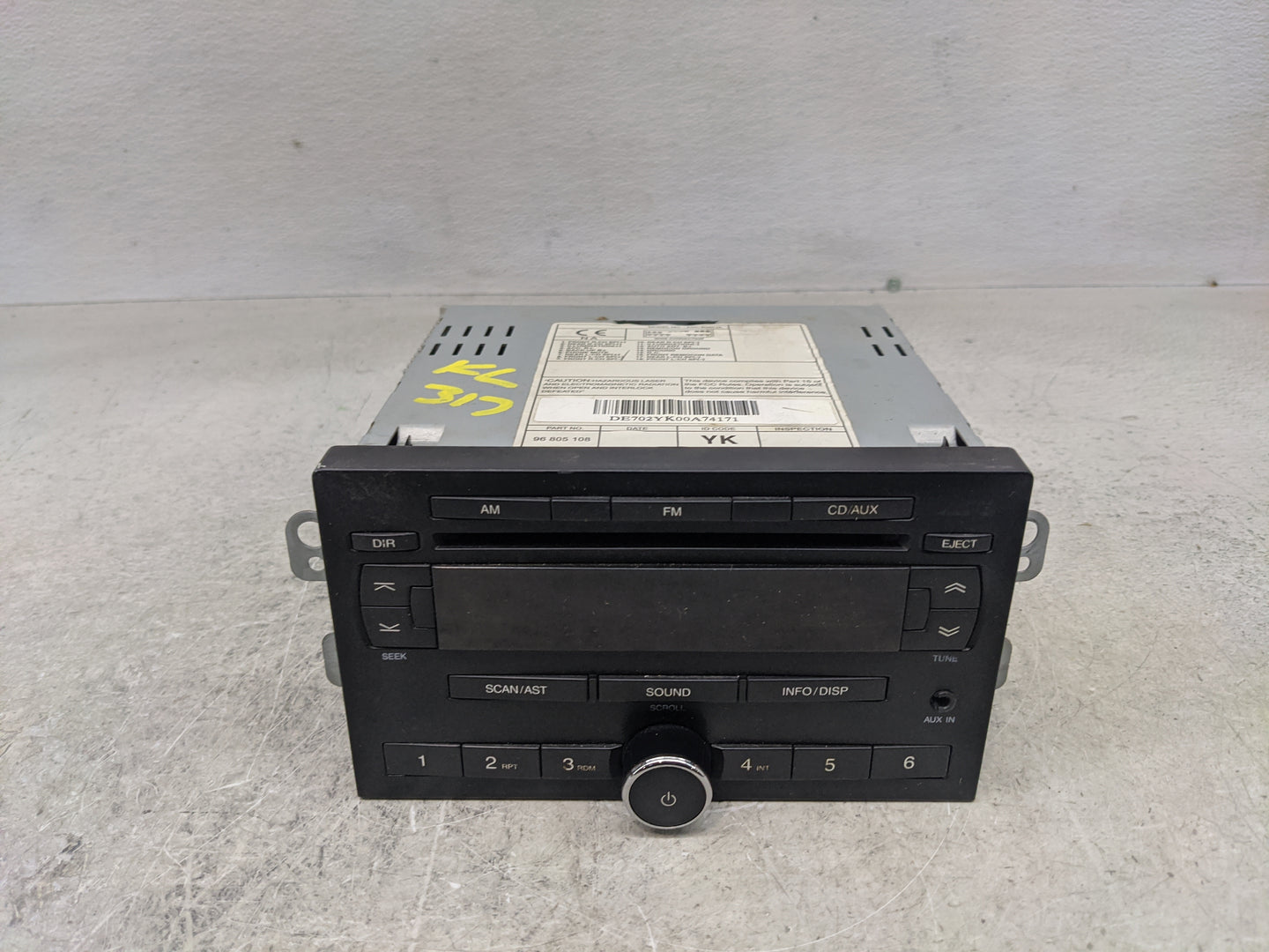 2005-2008 Suzuki Forenza Am Fm Cd Player Radio Receiver 1361507 - Oemusedautoparts1.com