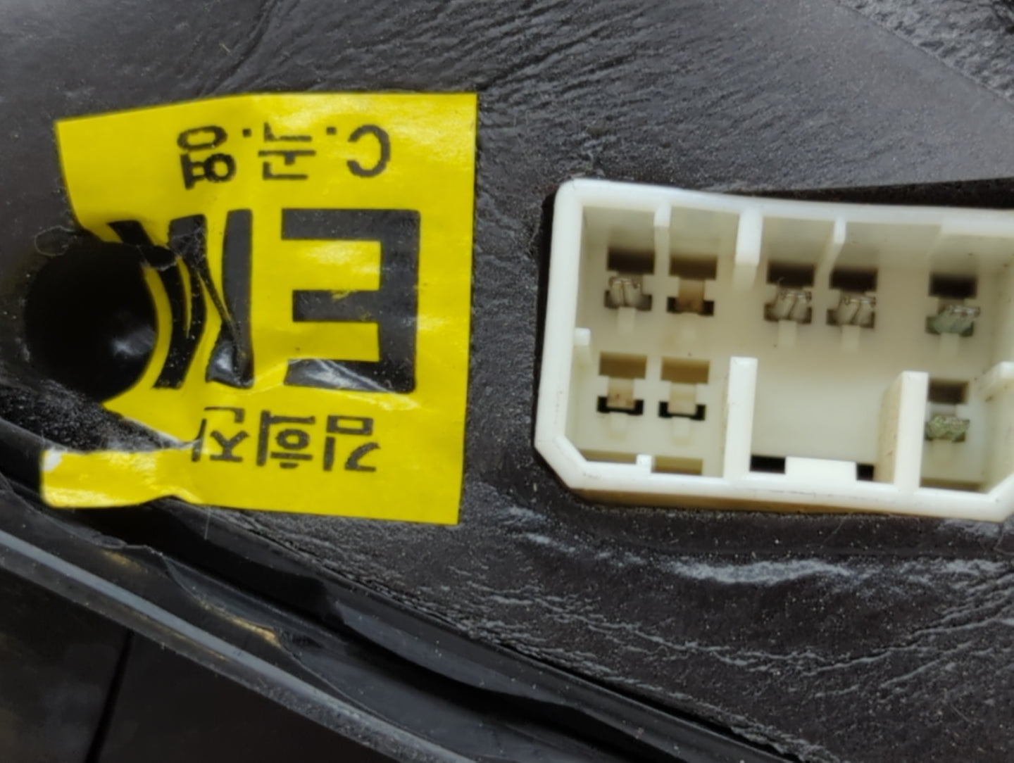 2004-2008 Suzuki Forenza Passenger Side View Mirror - Right Door Mirror OEM Used - Oemusedautoparts1.com