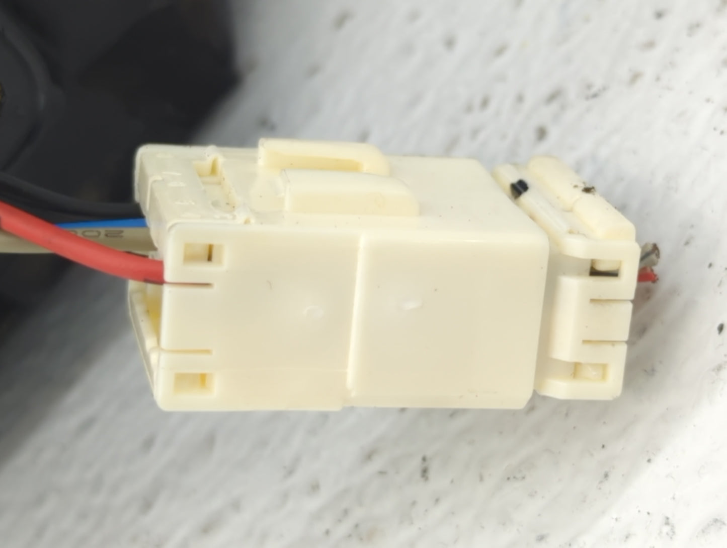 2004-2008 Suzuki Forenza Passenger Side View Mirror - Right Door Mirror OEM Used - Oemusedautoparts1.com