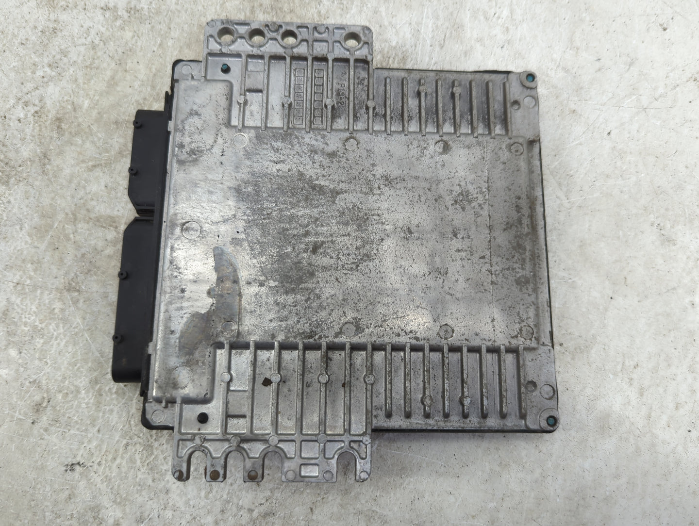 2006-2007 Suzuki Grand Vitara PCM Engine Control Computer ECU ECM PCU OEM P/N:33920-66J80 Fits Fits 2006 2007 OEM Used Auto 