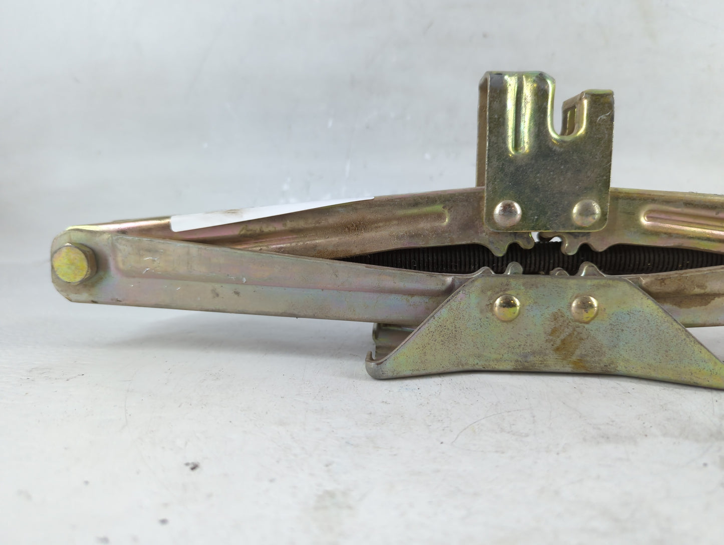 2007 Suzuki Grand Vitara Spare Scissor Car Jack - Oemusedautoparts1.com