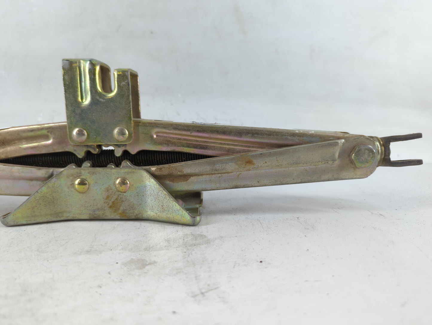 2007 Suzuki Grand Vitara Spare Scissor Car Jack - Oemusedautoparts1.com