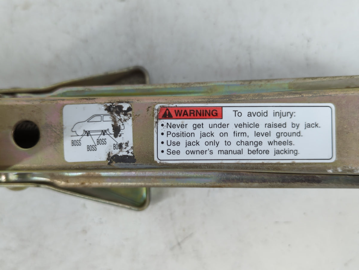 2007 Suzuki Grand Vitara Spare Scissor Car Jack - Oemusedautoparts1.com