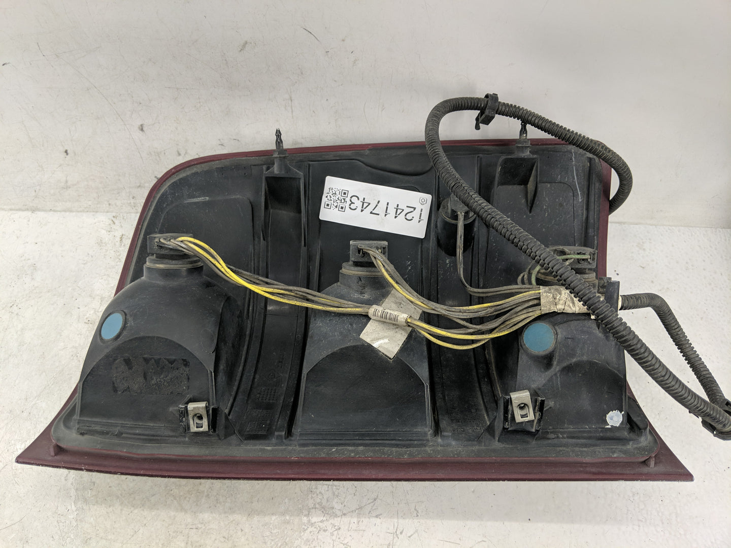 2007 Suzuki Sidekick Tail Light Assembly Driver Left OEM P/N:320129 Fits OEM Used Auto Parts - Oemusedautoparts1.com