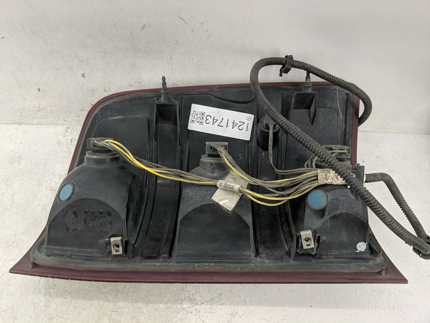 2007 Suzuki Sidekick Tail Light Assembly Driver Left OEM P/N:320129 Fits OEM Used Auto Parts - Oemusedautoparts1.com