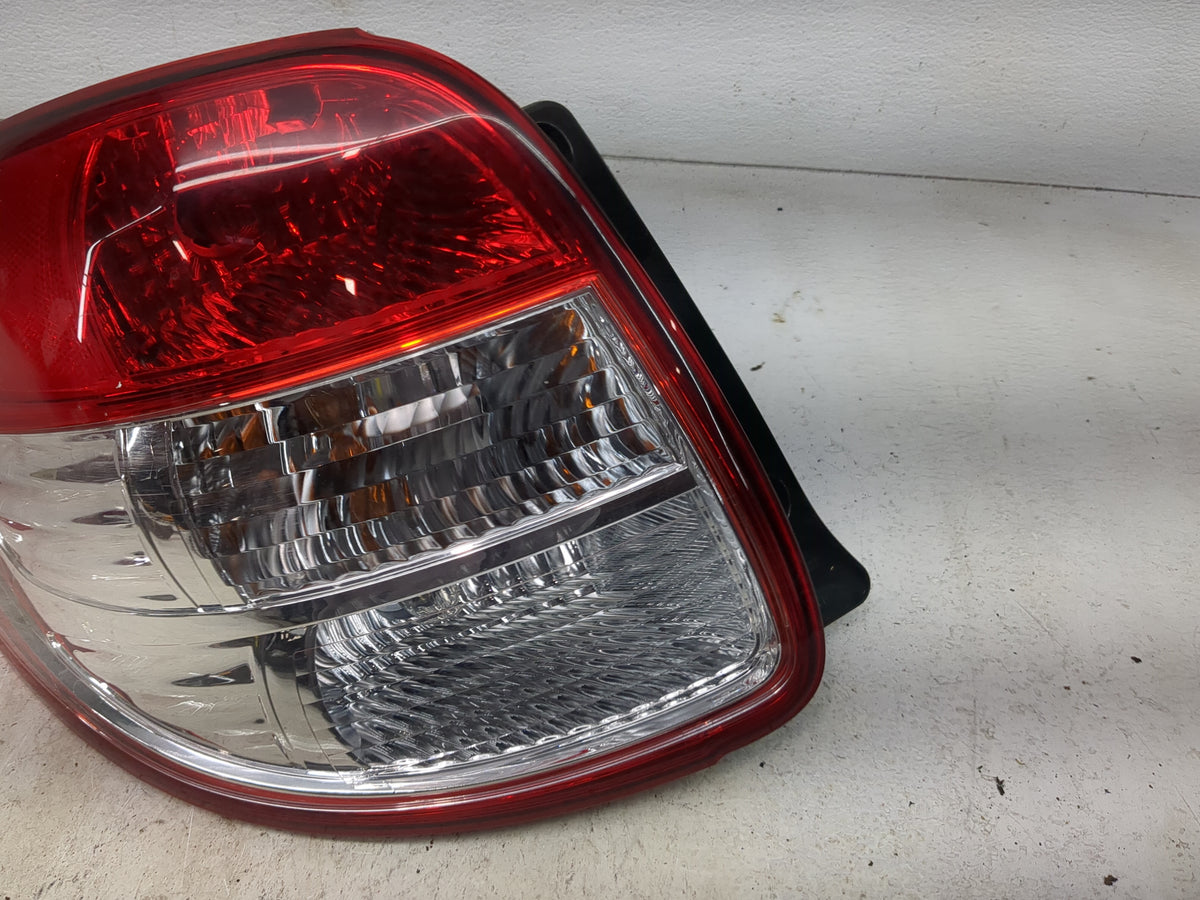 2007-2013 Suzuki Sx4 Tail Light Assembly Driver Left OEM Fits Fits 2007 2008 2009 2010 2011 2012 2013 OEM Used Auto Parts - 