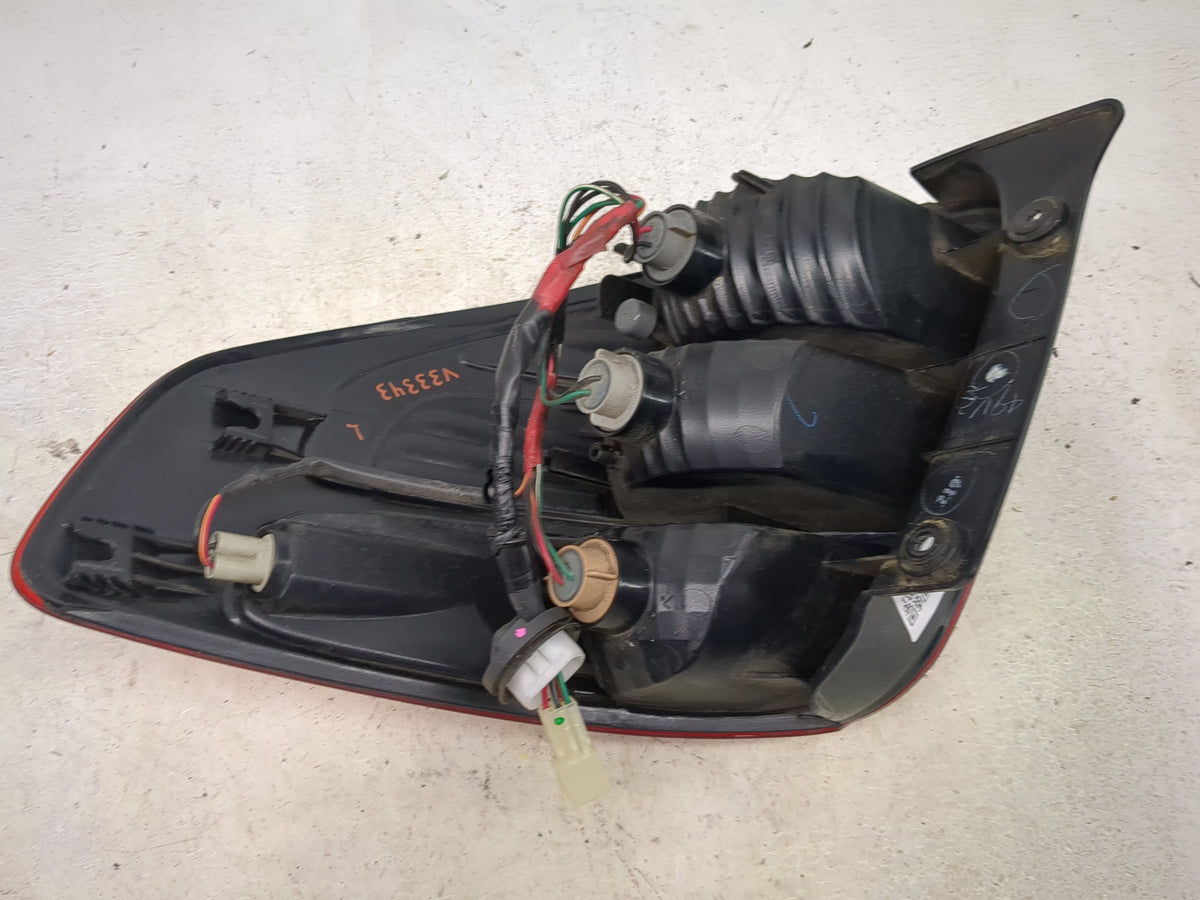 2007-2013 Suzuki Sx4 Tail Light Assembly Driver Left OEM Fits Fits 2007 2008 2009 2010 2011 2012 2013 OEM Used Auto Parts - 