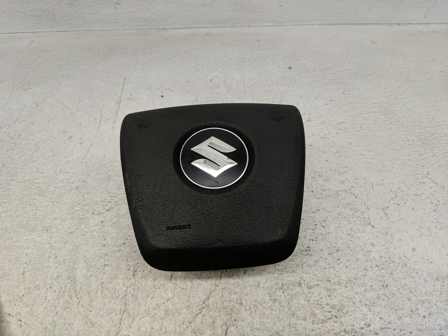 2007 Suzuki Vitara Air Bag Driver Left Steering Wheel Mounted Fits Fits 2006 2008 OEM Used Auto Parts - Oemusedautoparts1.co