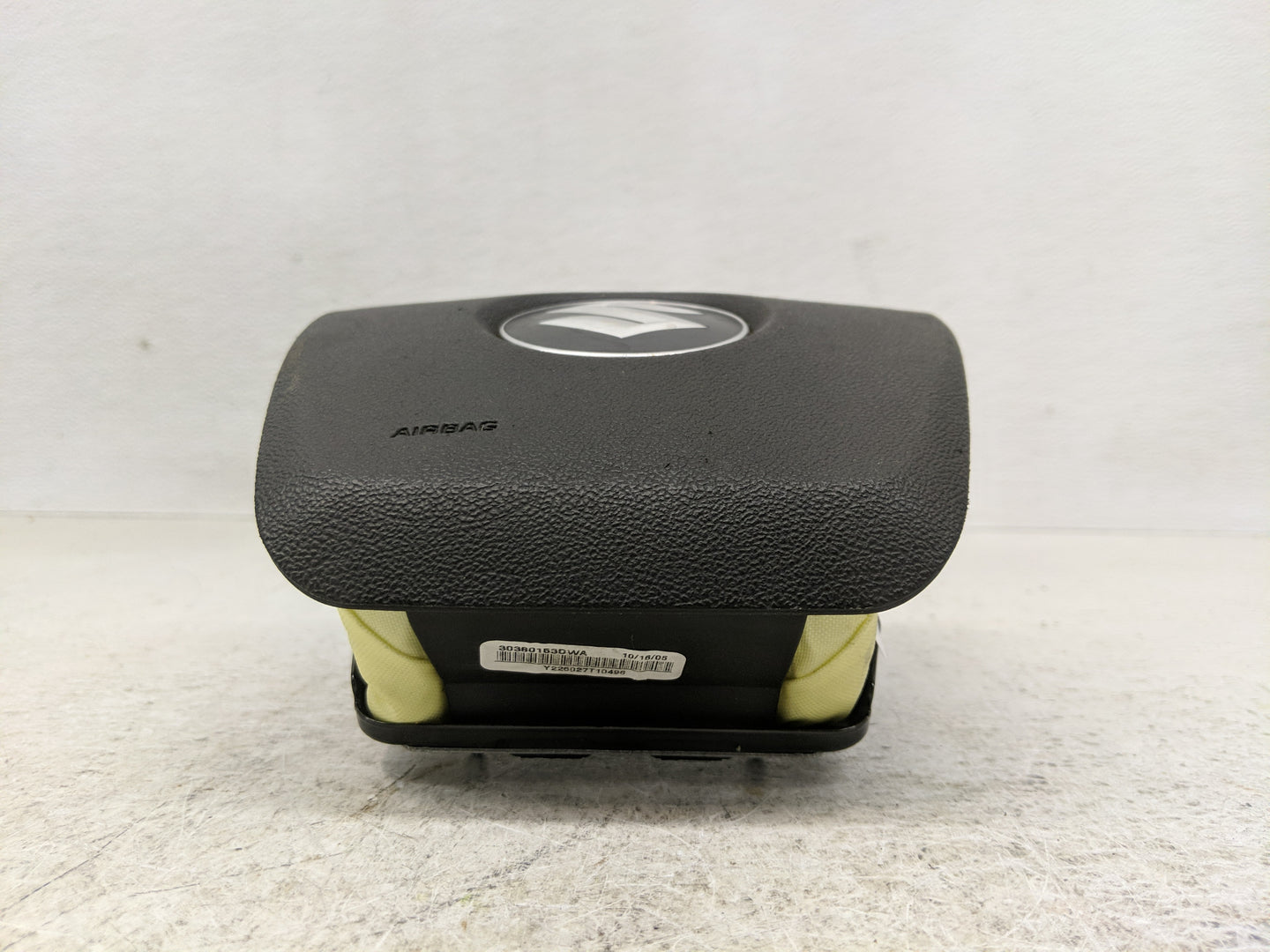 2007 Suzuki Vitara Air Bag Driver Left Steering Wheel Mounted Fits Fits 2006 2008 OEM Used Auto Parts - Oemusedautoparts1.co