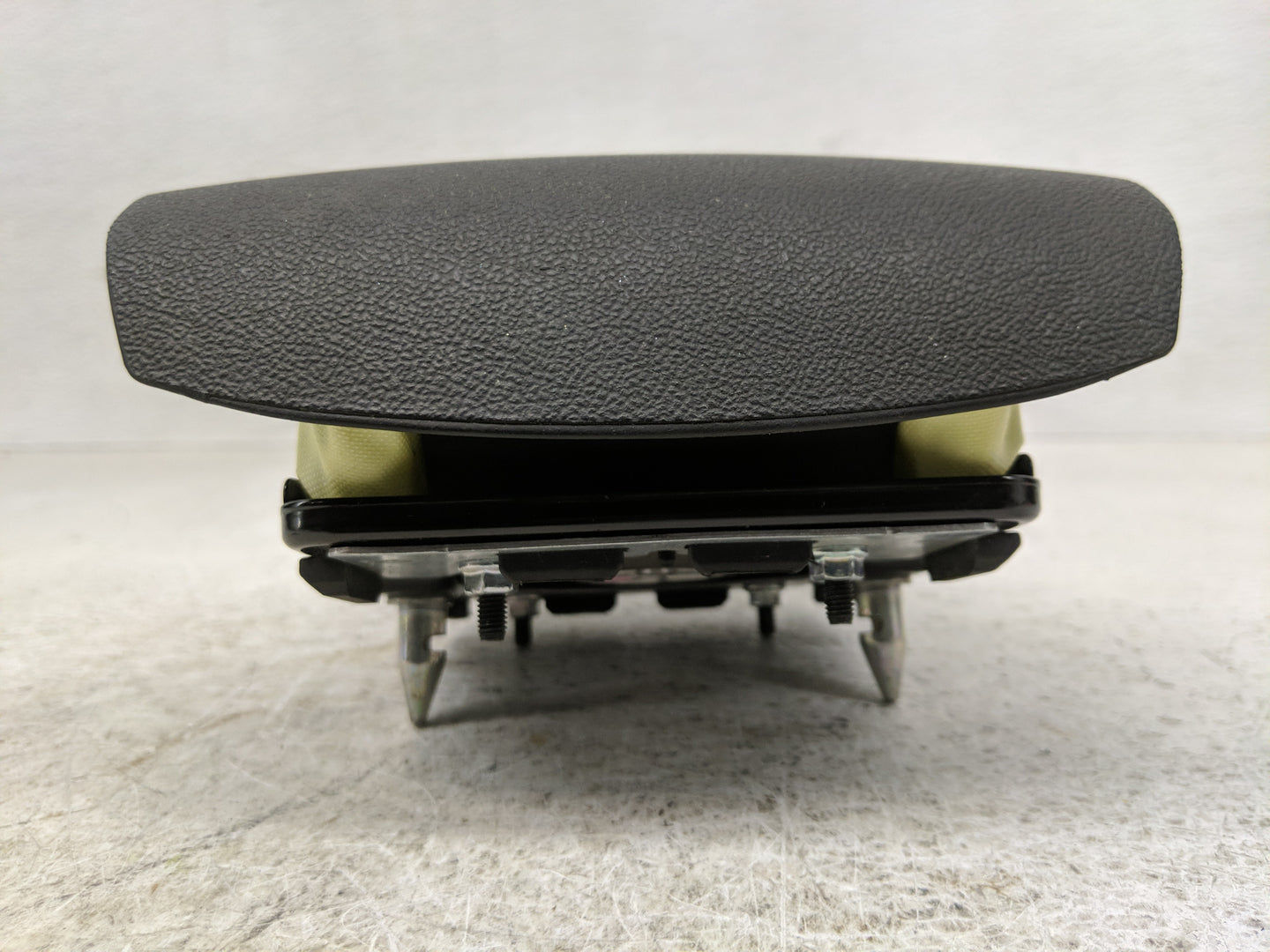 2007 Suzuki Vitara Air Bag Driver Left Steering Wheel Mounted Fits Fits 2006 2008 OEM Used Auto Parts - Oemusedautoparts1.co