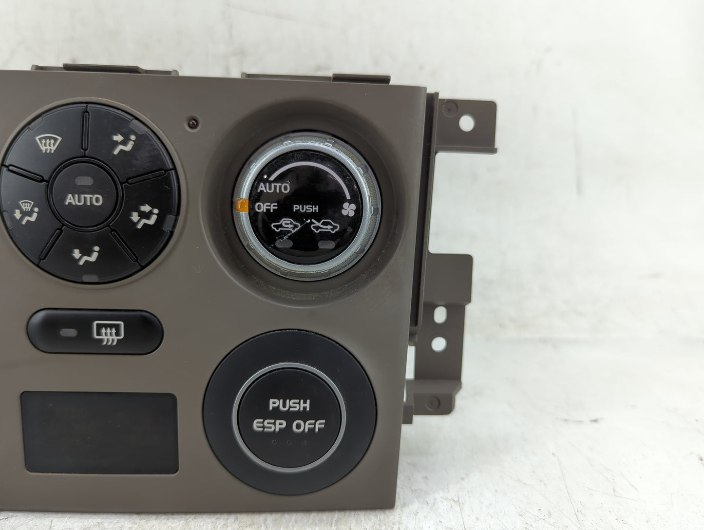 2007 Suzuki Vitara Climate Control Module Temperature AC/Heater Replacement P/N:39510-65J52-CAU Fits Fits 2008 OEM Used Auto