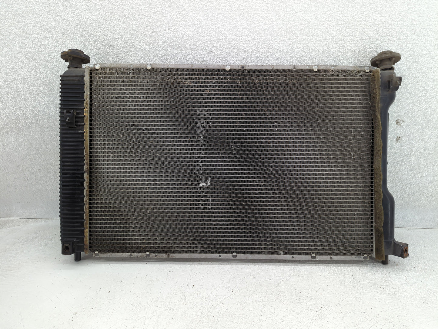2007 Suzuki Vitara Engine Cooling Radiator Condensor P/N:12842302 988829T Fits Fits 2008 2009 OEM Used Auto Parts - Oemuseda