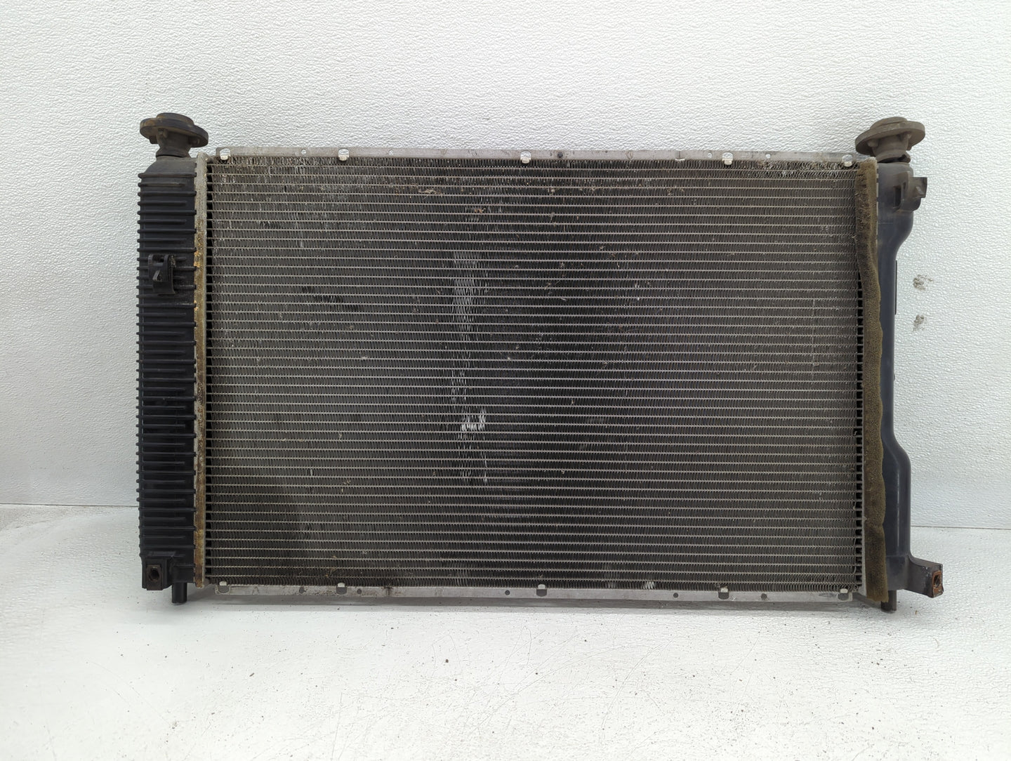2007 Suzuki Vitara Engine Cooling Radiator Condensor P/N:12842302 988829T Fits Fits 2008 2009 OEM Used Auto Parts - Oemuseda