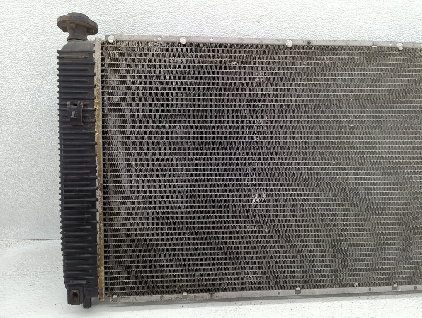2007 Suzuki Vitara Engine Cooling Radiator Condensor P/N:12842302 988829T Fits Fits 2008 2009 OEM Used Auto Parts - Oemuseda