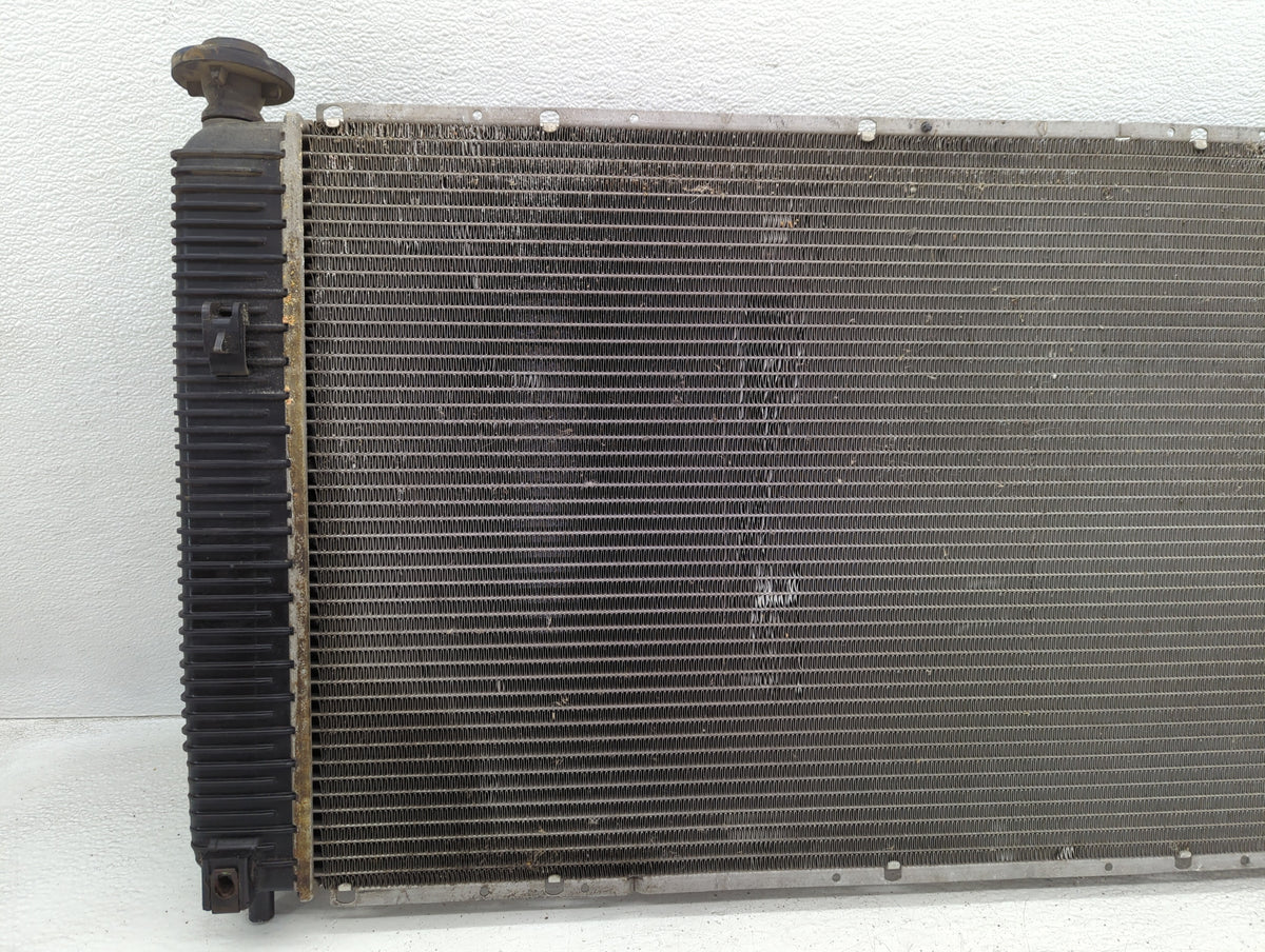2007 Suzuki Vitara Engine Cooling Radiator Condensor P/N:12842302 988829T Fits Fits 2008 2009 OEM Used Auto Parts - Oemuseda
