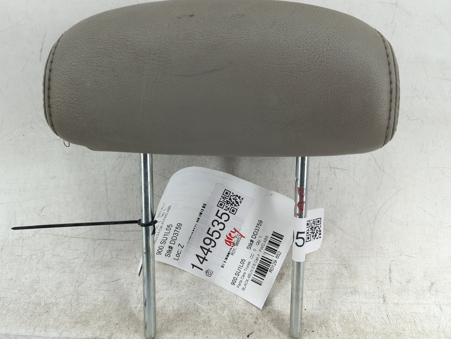 2007 Suzuki Xl-7 Headrest Head Rest Front Driver Passenger Seat Fits OEM Used Auto Parts - Oemusedautoparts1.com