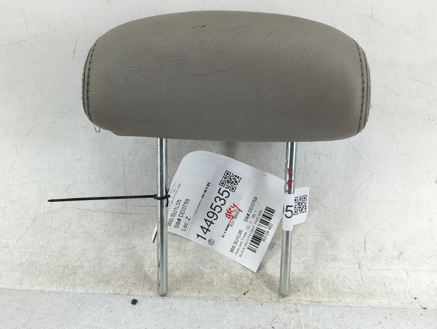 2007 Suzuki Xl-7 Headrest Head Rest Front Driver Passenger Seat Fits OEM Used Auto Parts - Oemusedautoparts1.com