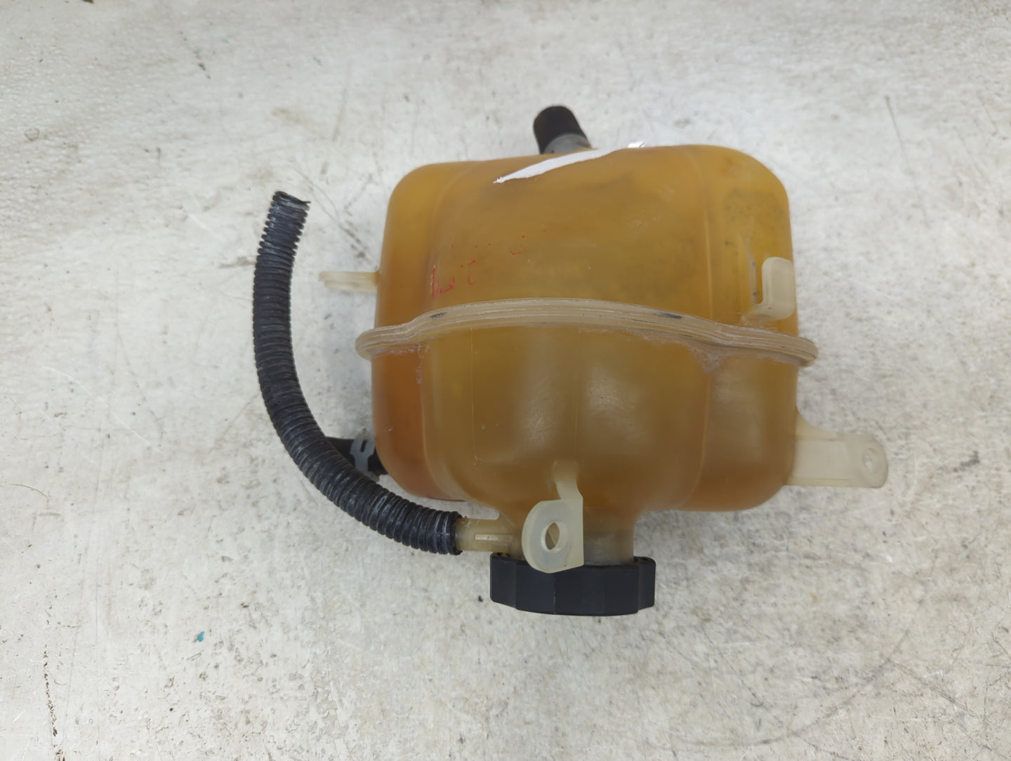 Suzuki Xl-7 Radiator Coolant Overflow Expansion Tank Bottle - Oemusedautoparts1.com