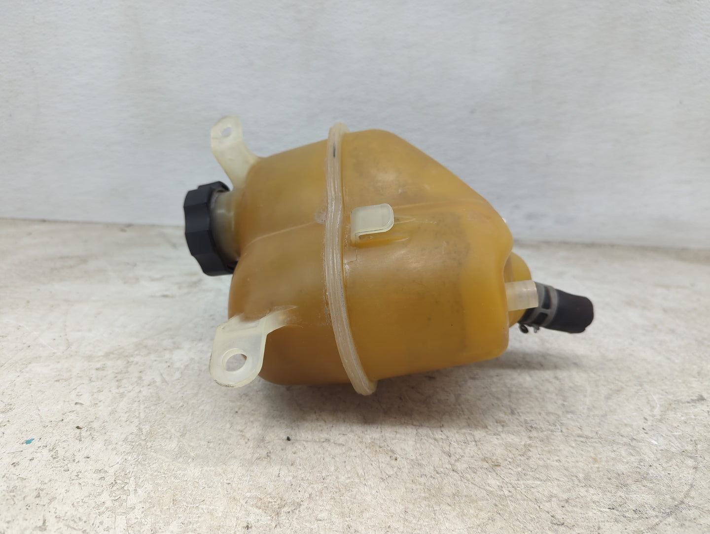 Suzuki Xl-7 Radiator Coolant Overflow Expansion Tank Bottle - Oemusedautoparts1.com