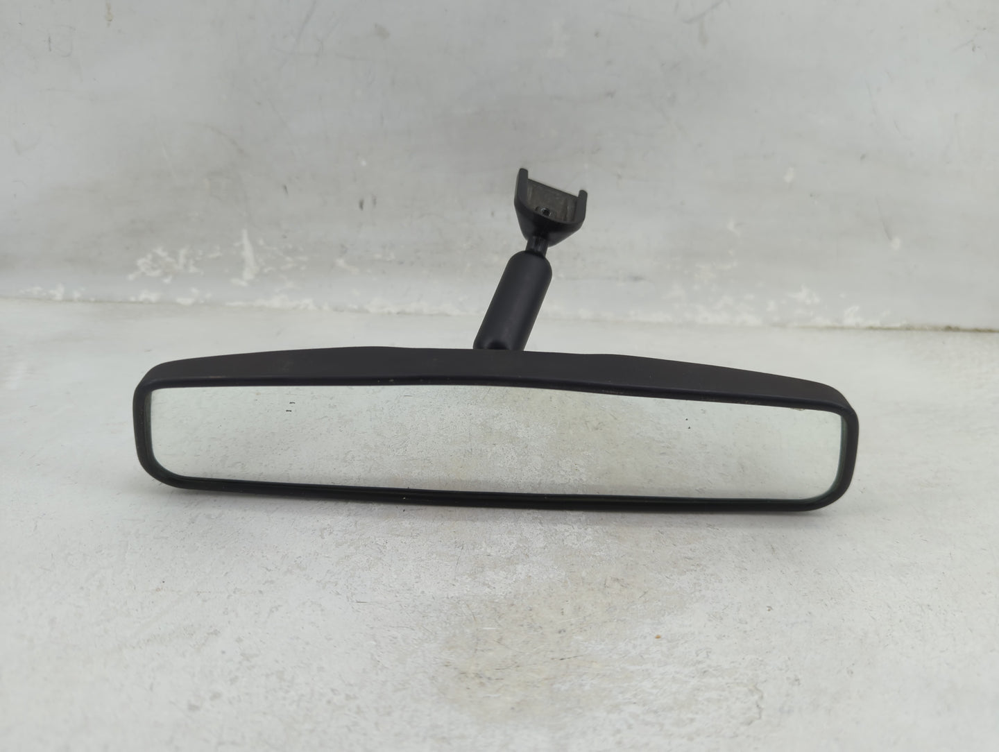 2007 Suzuki Xl-7 Interior Rear View Mirror Replacement OEM P/N:E8011083 Fits OEM Used Auto Parts - Oemusedautoparts1.com