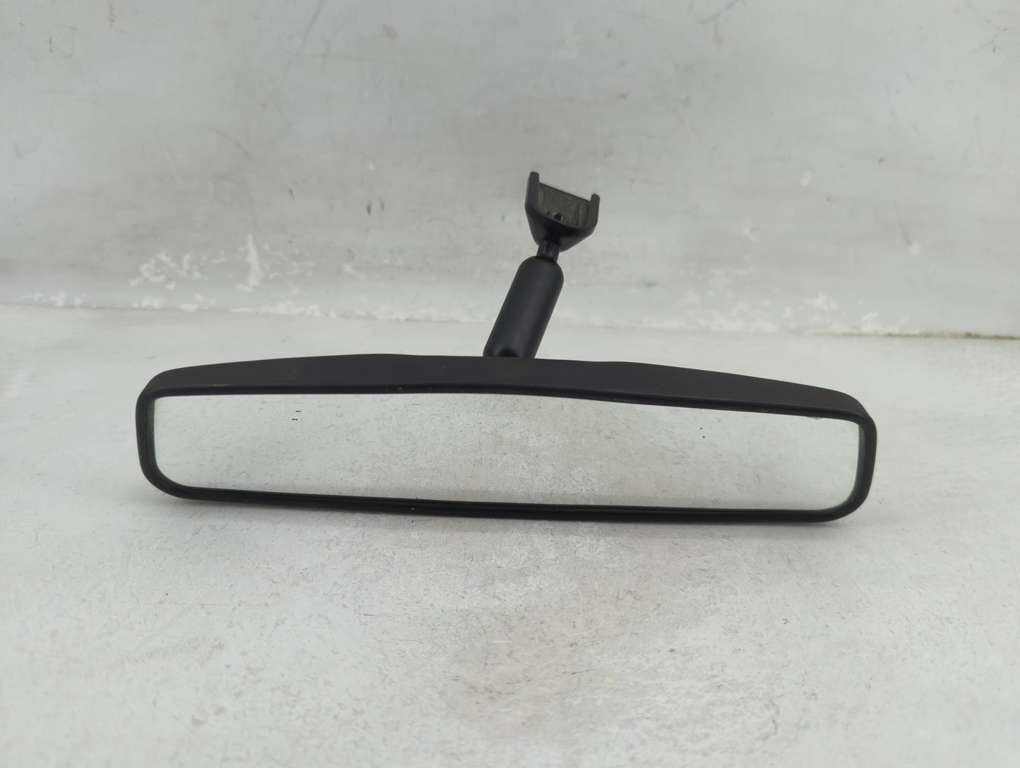 2007 Suzuki Xl-7 Interior Rear View Mirror Replacement OEM P/N:E8011083 Fits OEM Used Auto Parts - Oemusedautoparts1.com