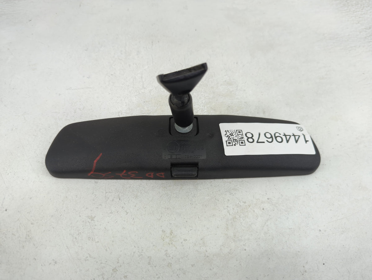 2007 Suzuki Xl-7 Interior Rear View Mirror Replacement OEM P/N:E8011083 Fits OEM Used Auto Parts - Oemusedautoparts1.com