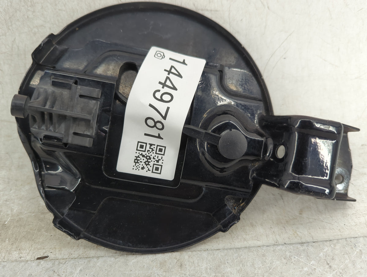 2007 Suzuki Xl-7 Fuel Tank Door Lid Gas Tank Black - Oemusedautoparts1.com