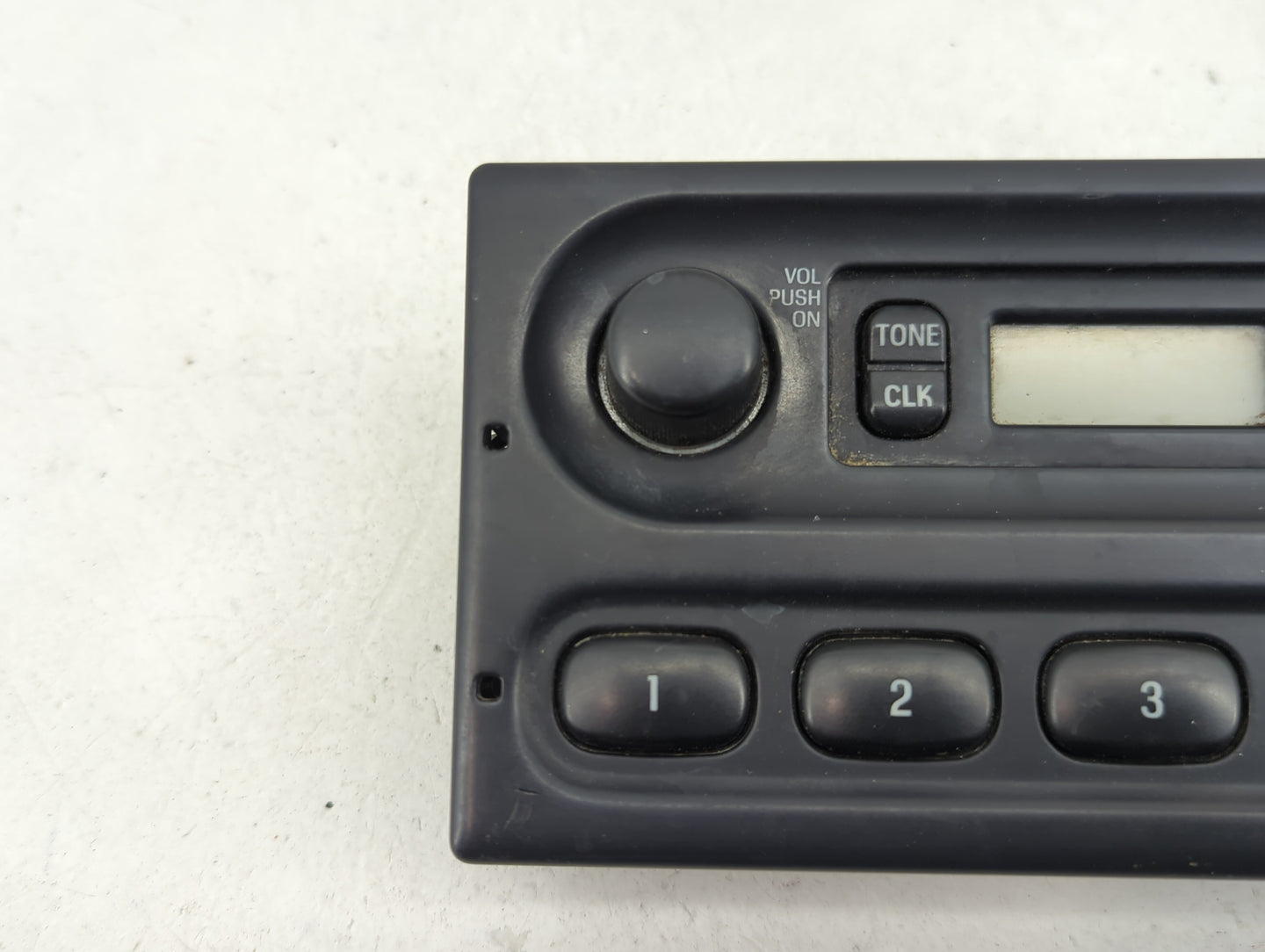 2007 Suzuki Xl-7 Radio AM FM Cd Player Receiver Replacement P/N:AZ-9ID F8RP-18923-AD Fits OEM Used Auto Parts - Oemusedautop