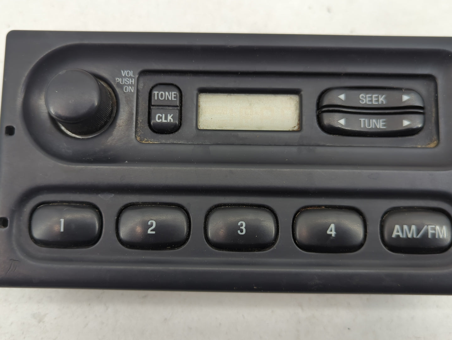 2007 Suzuki Xl-7 Radio AM FM Cd Player Receiver Replacement P/N:AZ-9ID F8RP-18923-AD Fits OEM Used Auto Parts - Oemusedautop