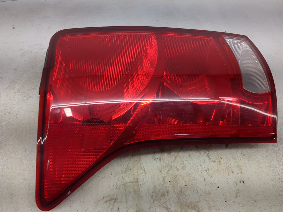 2007-2009 Suzuki Xl-7 Tail Light Assembly Driver Left OEM Fits Fits 2007 2008 2009 OEM Used Auto Parts - Oemusedautoparts1.c