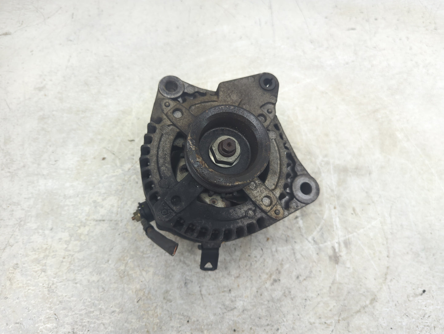 2003-2009 Toyota 4runner Alternator Replacement Generator Charging Assembly Engine OEM P/N:27060-50320 Fits OEM Used Auto Pa