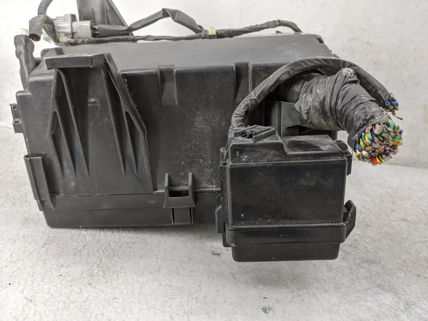 2005-2009 Toyota 4runner Fusebox Fuse Box Panel Relay Module P/N:82662-35A00 Fits Fits 2005 2006 2007 2008 2009 OEM Used Aut