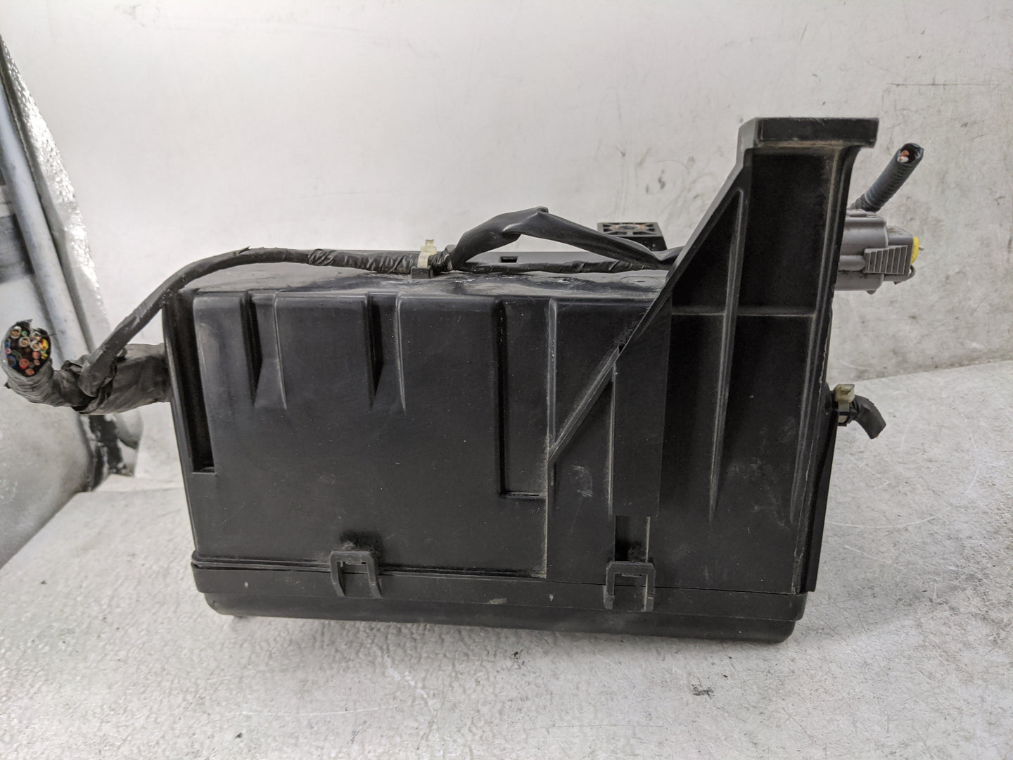 2005-2009 Toyota 4runner Fusebox Fuse Box Panel Relay Module P/N:82662-35A00 Fits Fits 2005 2006 2007 2008 2009 OEM Used Aut