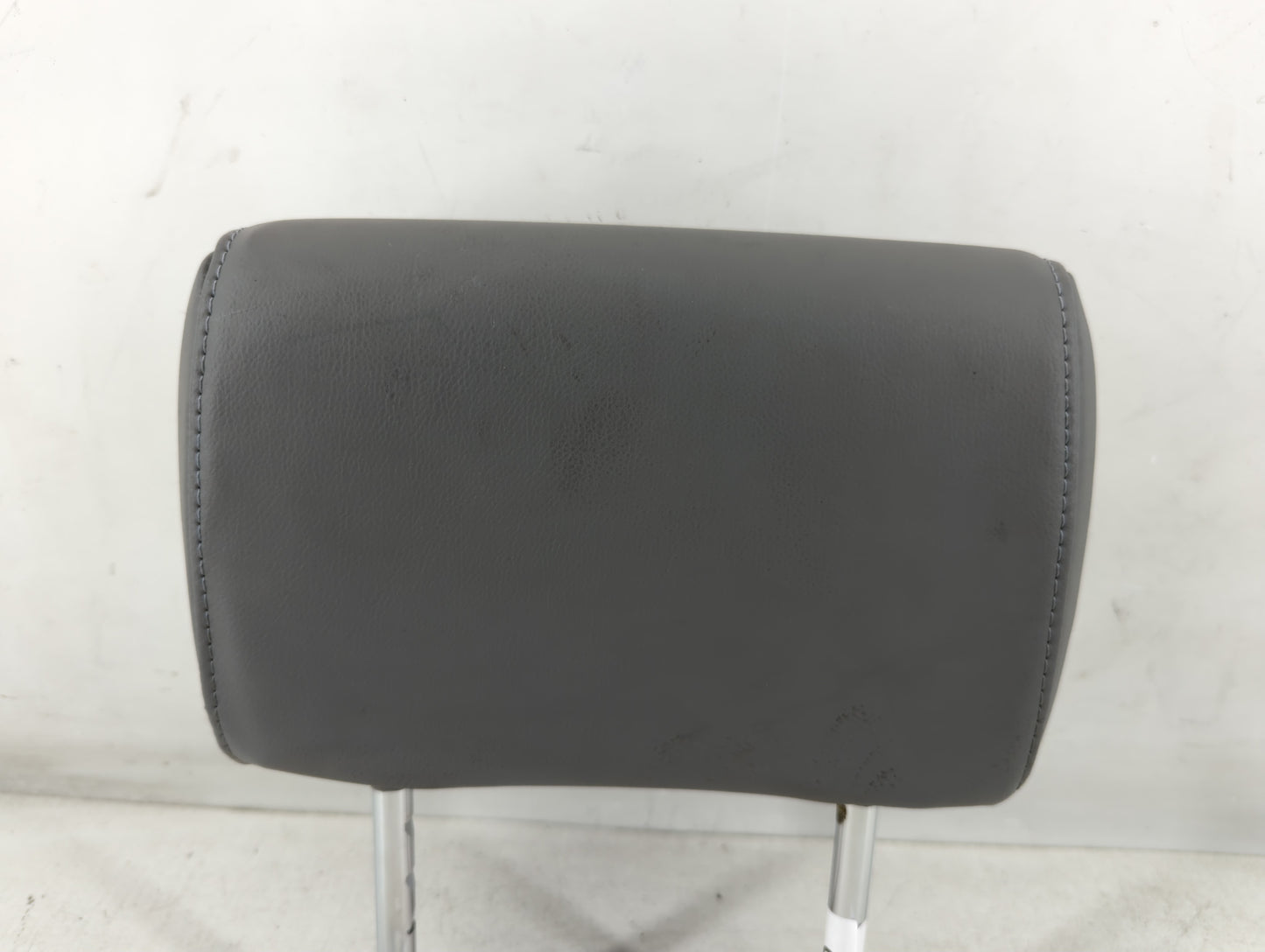 2005-2007 Toyota Avalon Headrest Head Rest Rear Seat Fits Fits 2005 2006 2007 OEM Used Auto Parts - Oemusedautoparts1.com