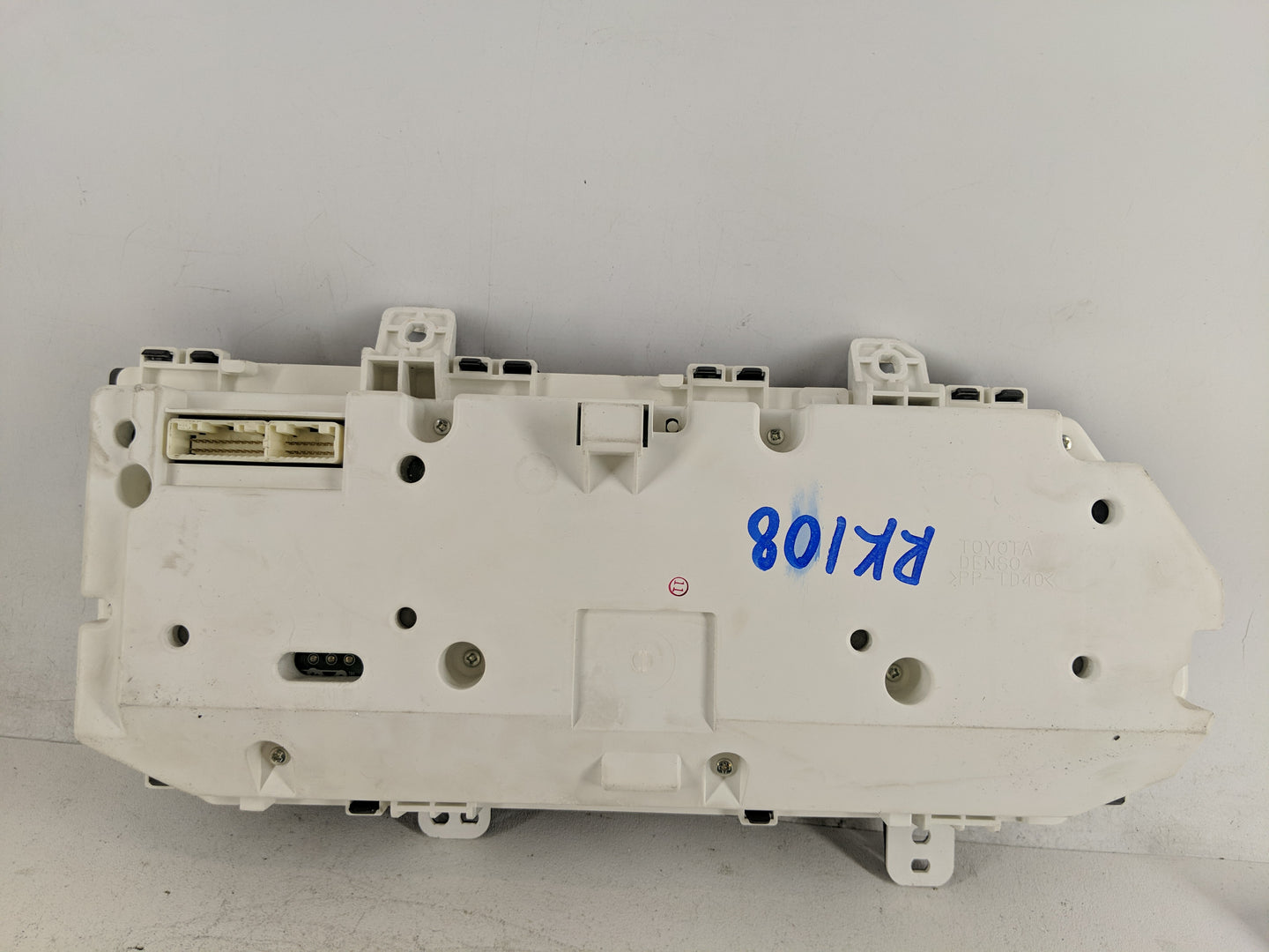 2007 Toyota Avalon Instrument Cluster Speedometer Gauges P/N:83800-07340-00 Fits OEM Used Auto Parts - Oemusedautoparts1.com